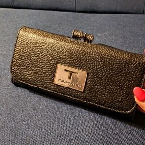 Tahari Black Kiss Lock‎ Wallet Clutch Organizer RFID Protection